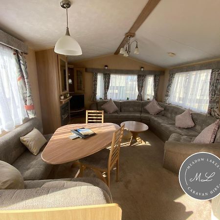 Coral Beach - Row 73 Van 2, Central Heating, Wifi, Bed Linen - Meadow Lakes Caravan & Lodge Hire Инголдмелс Екстериор снимка