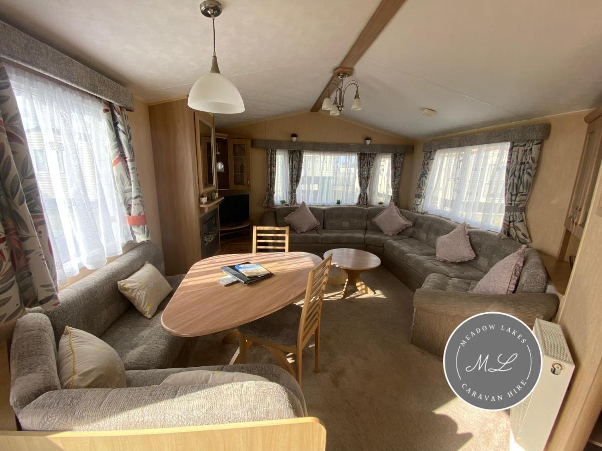 Coral Beach - Row 73 Van 2, Central Heating, Wifi, Bed Linen - Meadow Lakes Caravan & Lodge Hire Инголдмелс Екстериор снимка